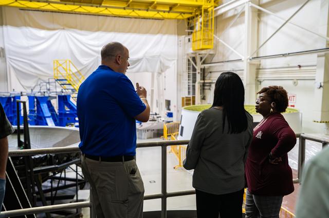 NASA image: NASA Employees View SLS Rocket Hardware Before its Upcoming Move to NASA Kennedy